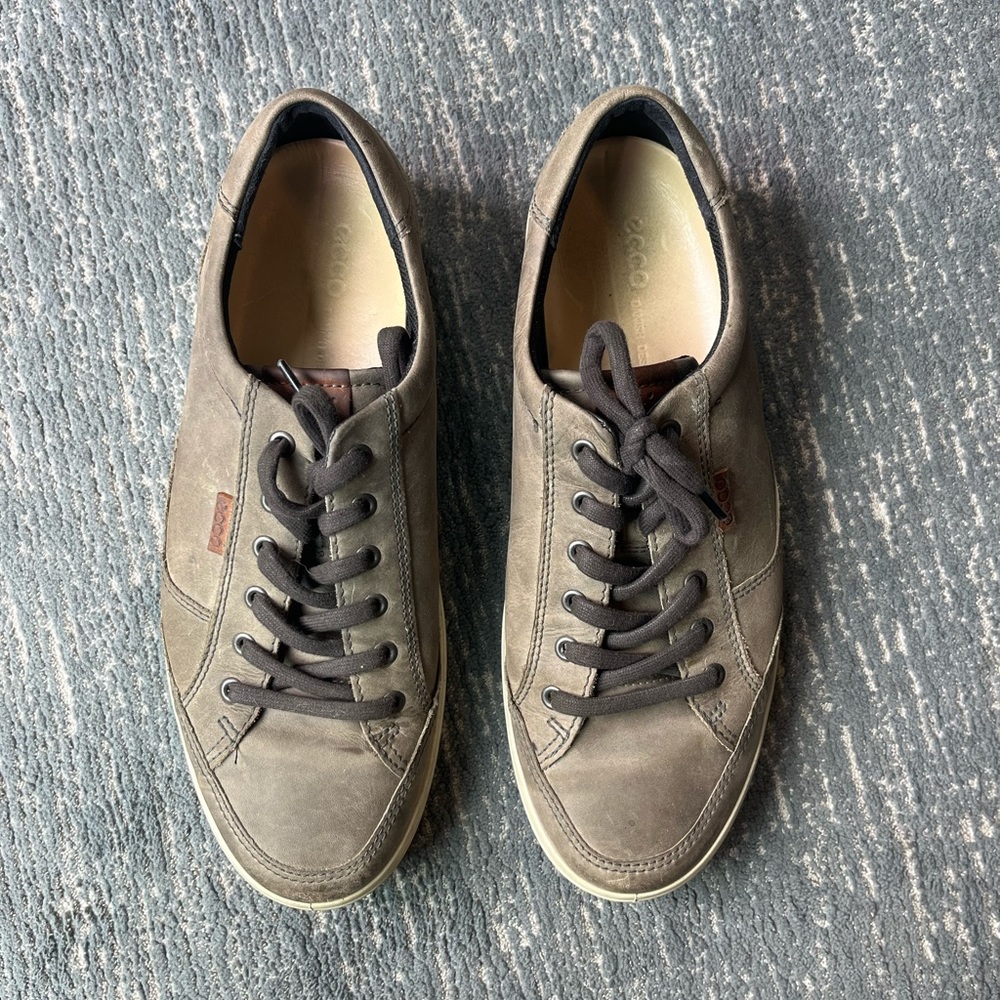 Taupe Ecco shoes in size 12